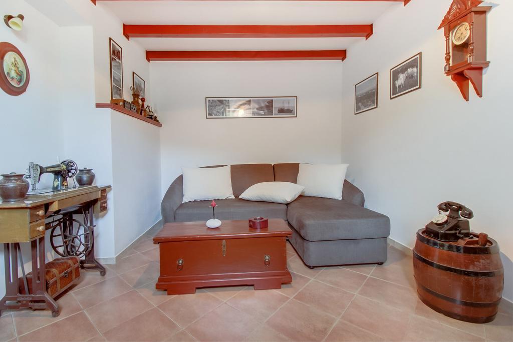Apartments Franjo Mali Lošinj Szoba fotó