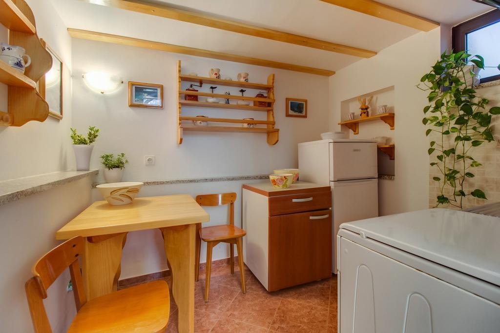Apartments Franjo Mali Lošinj Szoba fotó
