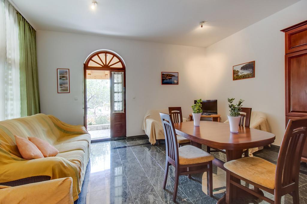 Apartments Franjo Mali Lošinj Szoba fotó