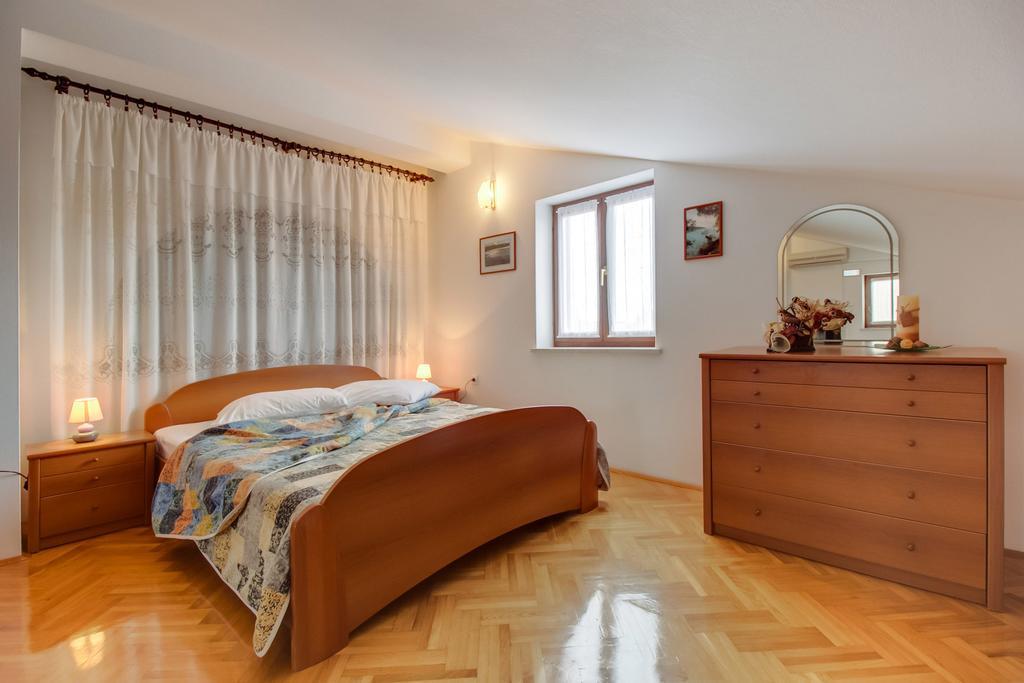 Apartments Franjo Mali Lošinj Szoba fotó
